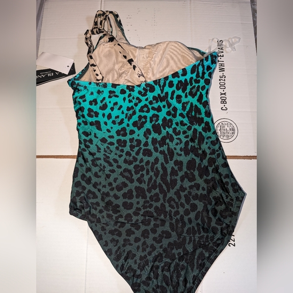 La Blanca Swimsuit - Picture 2 of 3